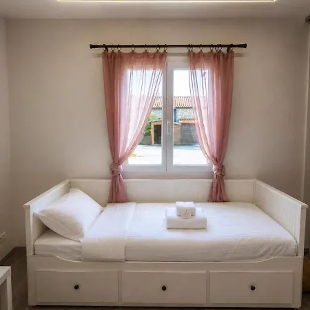 12 Pers Proche De Cognac - Piscine, Jacuzzi, Sauna Vila