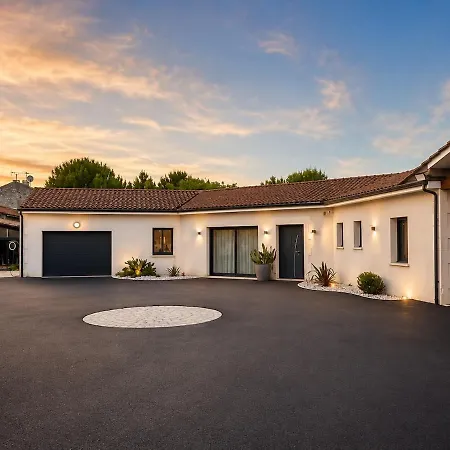 Vila 12 Pers Proche De Cognac - Piscine, Jacuzzi, Sauna Merpins
