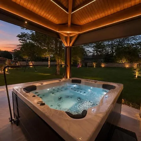 12 Pers Proche De Cognac - Piscine, Jacuzzi, Sauna *