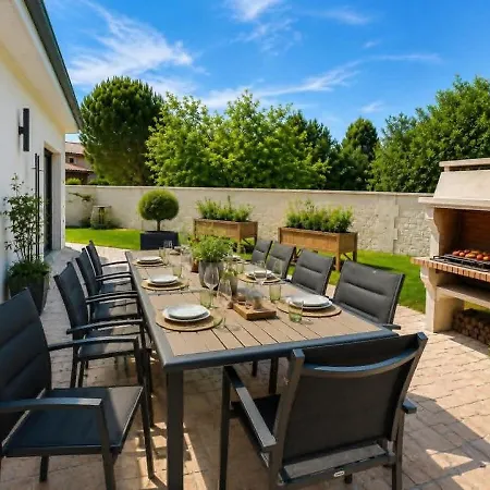 12 Pers Proche De Cognac - Piscine, Jacuzzi, Sauna Vila *